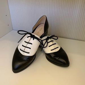 NINE WEST Black and White Oxfords